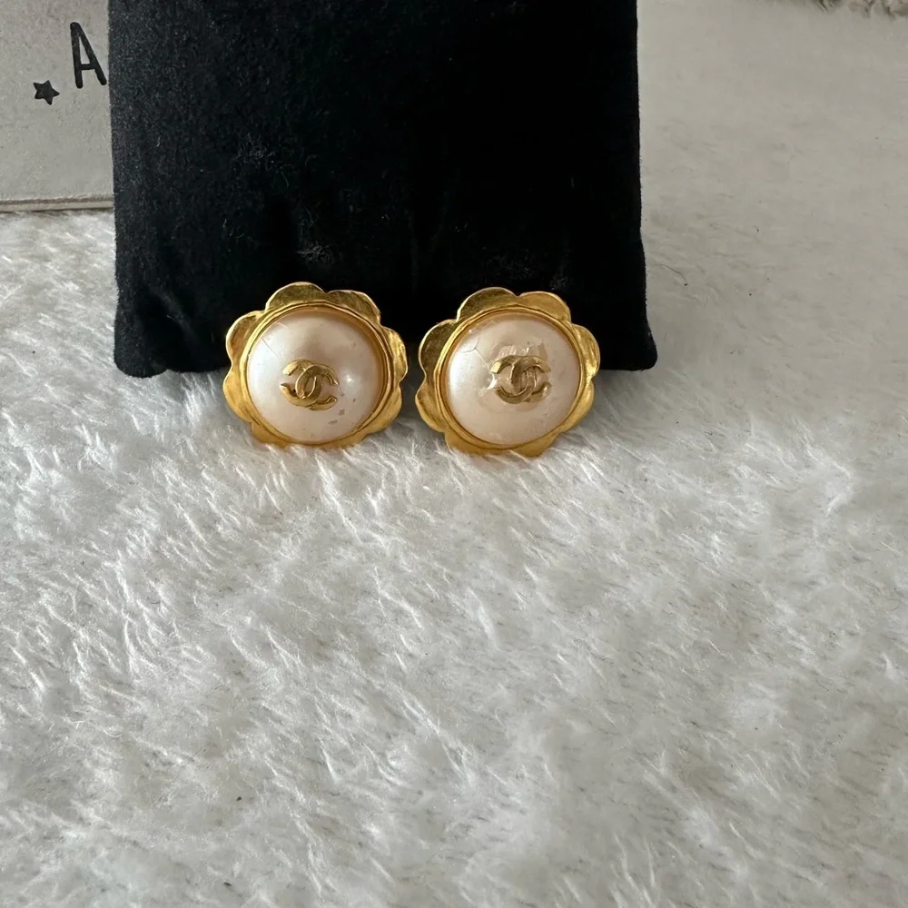 Vintage Chanel Clip On Earrings